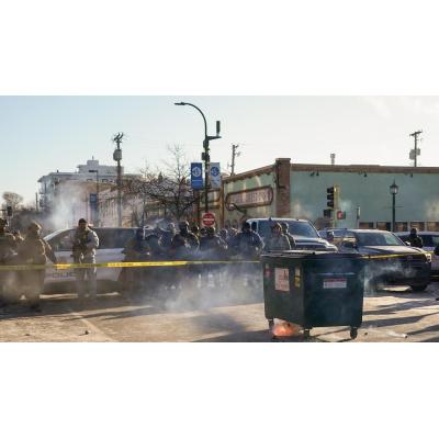 Una nueva muerte a tiros en Mineápolis por agentes fronterizos redobla la ira popular
