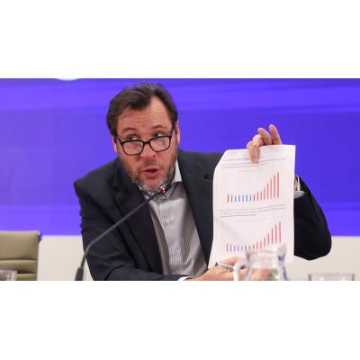 Sánchez traslada todo su "reconocimiento" a Puente por su gestión de la tragedia de Adamuz: "Está dando la cara desde el primer momento"