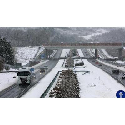 Por qué carril hay que ir si circulamos con nieve en carretera