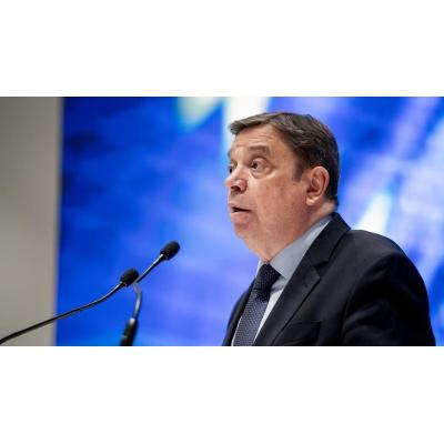 El Estado español apoya pedir a Bruselas sancionar a países costeros o reducir el recorte de caballa