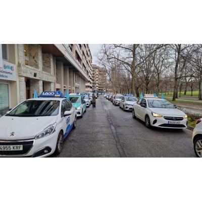 Las autoescuelas navarras vuelven a manifestarse este lunes y se declaran "abandonadas"