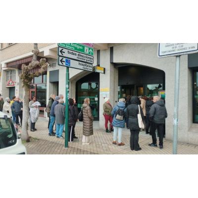 Largas filas en las oficinas de la Seguridad Social