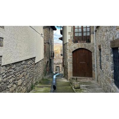“Combatir la despoblación en Navarra no es llenar pueblos, sino garantizar oportunidades”