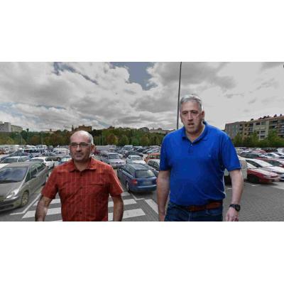 Asiron se carga 370 plazas más de aparcamiento en los barrios de Pamplona con más dificultades para aparcar