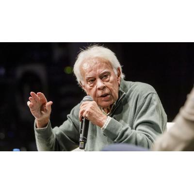Felipe González advierte: "La gente ya ha pasado del nivel de no creer al de cabrearse"