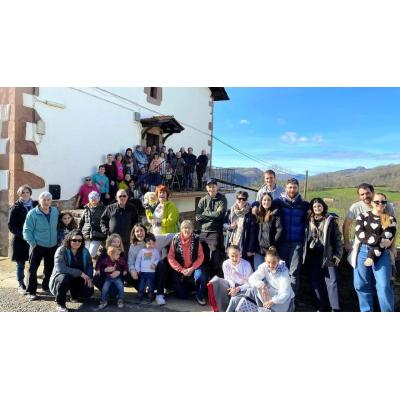 Lekaroz homenajea a su centenaria