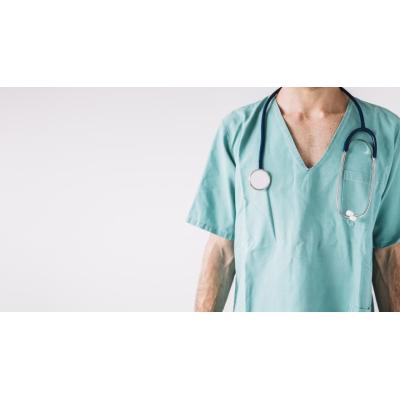 Detienen a un falso enfermero que encadenó contratos en la sanidad pública y privada desde la pandemia
