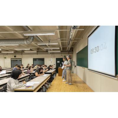 El TSJN considera procedente el despido disciplinario del director general de un colegio de Pamplona por no rectificar un error de cálculo con las notas de la EVAU