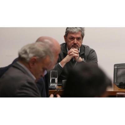 Antxon Alonso comparece en la comisión de investigación del Parlamento foral