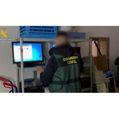 Detienen al responsable de un bar por instalar cámaras ocultas en los aseos del local en Valencia