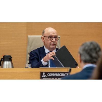 El juez pide documentación del despacho clave del 'caso Montoro' y del exministro