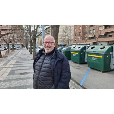 El problema diario de miles de vecinos de un barrio de Pamplona: "Hay que dar más de tres vueltas para poder aparcar"
