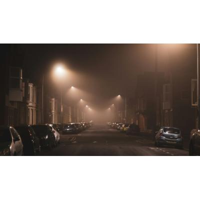 Farolas fundidas o poca luz: Pamplona descubre sus rincones más oscuros y trata de ponerles remedio