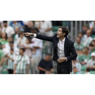 Marcelino carga contra el horario del partido de Osasuna