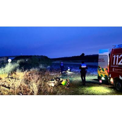 Persecución a toda velocidad: huye de la policía en Navarra a cien por hora en sentido contrario y acaba despeñándose