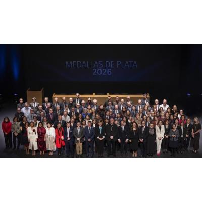 122 profesionales de la Universidad de Navarra reciben la Medalla de Plata por sus 25 años de trabajo