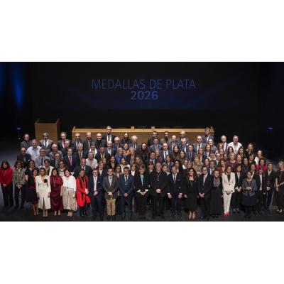 122 profesionales de la Universidad de Navarra reciben la Medalla de Plata