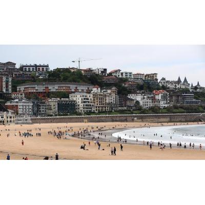 San Sebastián aprueba por unanimidad la restricción de nuevos alojamientos turísticos