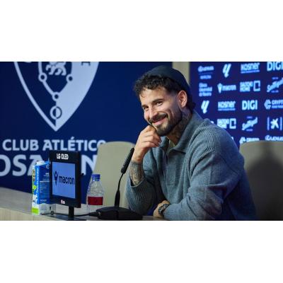 Rubén García, tras su renovación: "Mi amor por Osasuna es algo que va más allá"