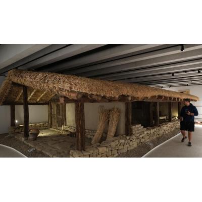Una exposición saca a la luz los secretos del poblado vascón de Irulegi