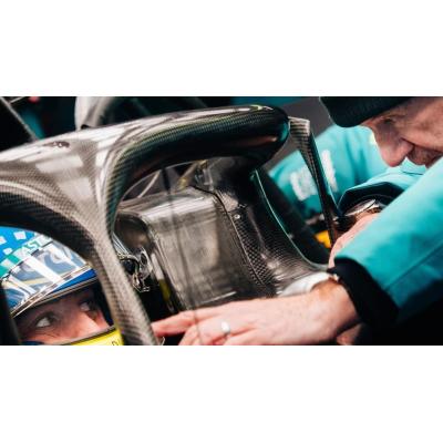 Fernando Alonso se sube por primera vez al nuevo AMR26 de Aston Martin