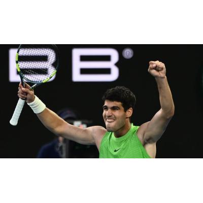 Un épico Alcaraz vence a Zverev y luchará por su primer título en Australia