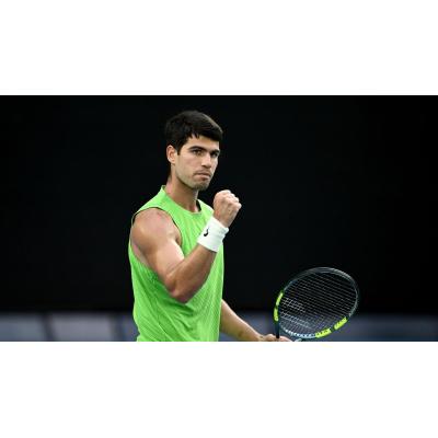 Un épico Alcaraz vence a Zverev y luchará por su primer título en Australia