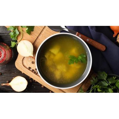 Menú fin de semana: caldo de pollo, lasaña y macedonia de frutas
