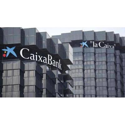 CaixaBank ganó 5.891 millones en 2025, un 1,8% más