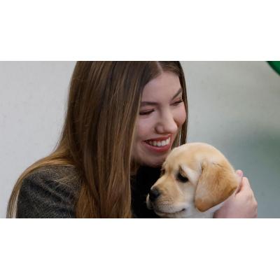 La infanta Sofía conoce a los cachorros de perros guía e inaugura nuevas instalaciones