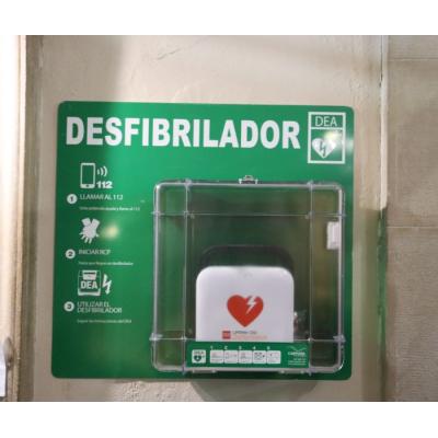 El Ayuntamiento adjudica el contrato de una red de desfibriladores para edificios municipales, espacios públicos y vehículos de la Policía Municipal