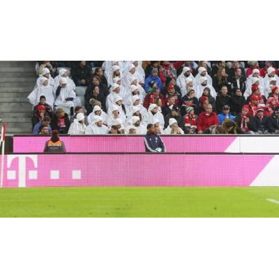 El curioso motivo por el que 58 espectadores del Bayern siempre deben vestir de blanco