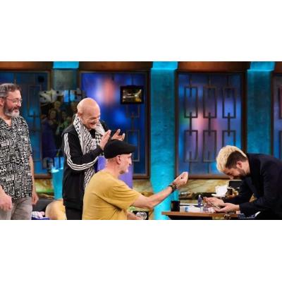 De “infiltrados” a invitados: ‘La Revuelta’ y David Broncano se rinden a ‘Celtas Cortos’, historia viva de la música