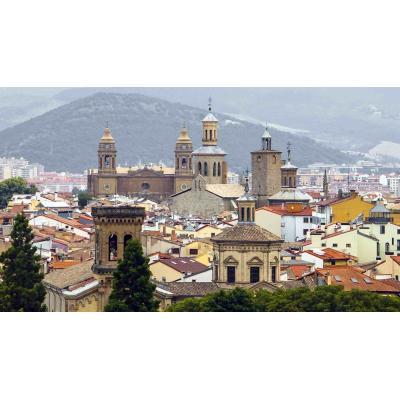 Tres familias desalojadas de urgencia en Pamplona tras detectarse un problema grave en un edificio del Casco Viejo