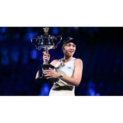 Elena Rybakina sorprende a Aryna Sabalenka y conquista el título en Australia