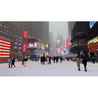 Suben a 13 las muertes en Nueva York tras la primera tormenta invernal