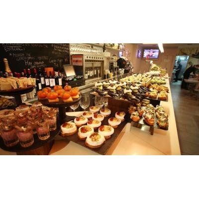 Barras de bar, el pilar cultural del pintxo en Donostia