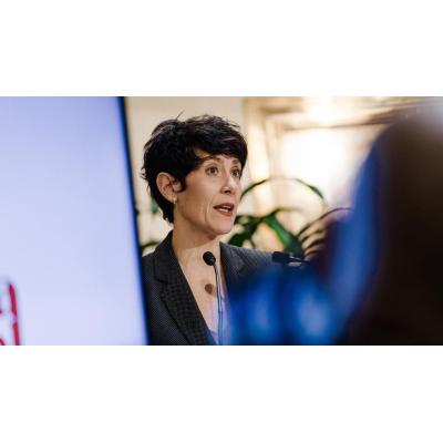 Elma Saiz emplaza al PP a elegir entre justicia social o alinearse con Vox en inmigración