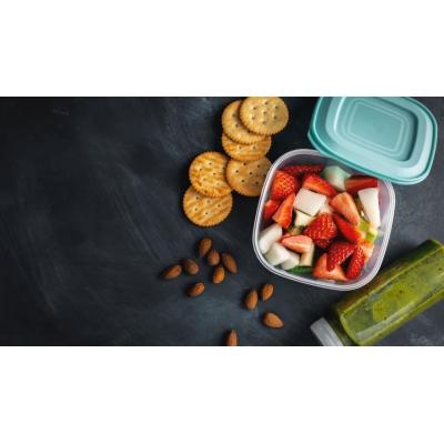 Diez snacks saludables que puedes llevar a la oficina