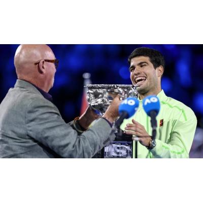 Carlos Alcaraz: "Superar a Novak en una final así se siente increíble"