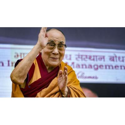 El dalái lama triunfa en los Grammy a los 90 años: gana el premio al mejor audiolibro