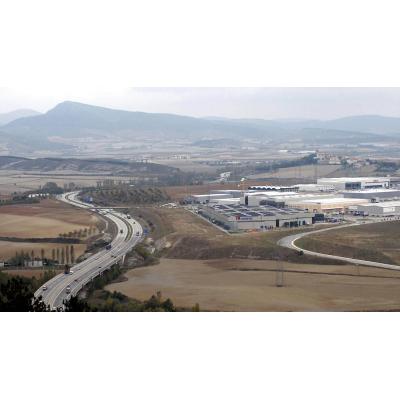 Baja el límite de velocidad y se prohíbe adelantar a los vehículos pesados en un tramo de la ronda de Pamplona