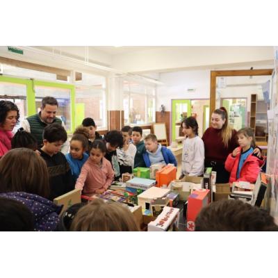 El alumnado de 3.º de Primaria del Colegio Monte San Julián descubre Tudela en inglés con un proyecto educativo innovador