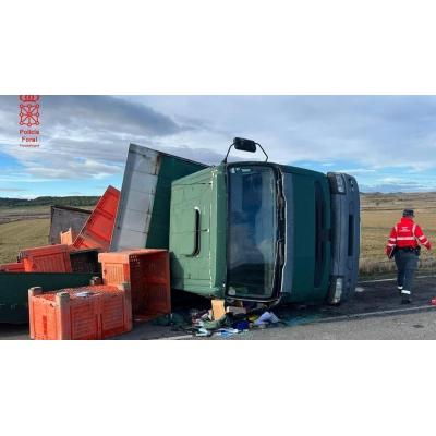 Un herido tras volcar un camión en Carcastillo