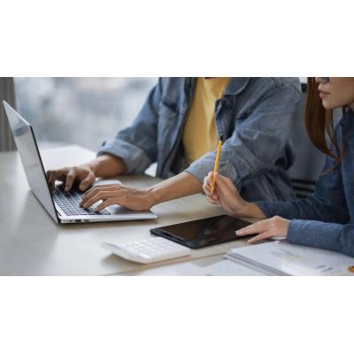 Un 25 % de los estudiantes va a clases particulares y gasta de media casi cien euros al mes
