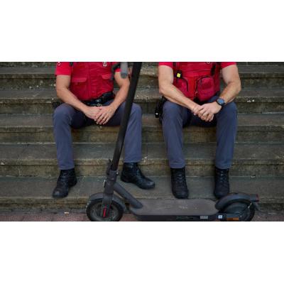 La Policía Foral de Navarra explica la nueva normativa de patinetes eléctricos: seguro, registro y prohibiciones