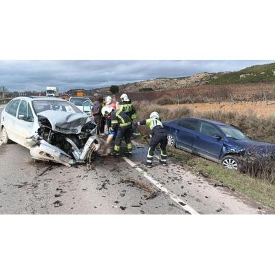 Cuatro heridos en un choque entre dos vehículos en la NA-134 a la altura de Azagra