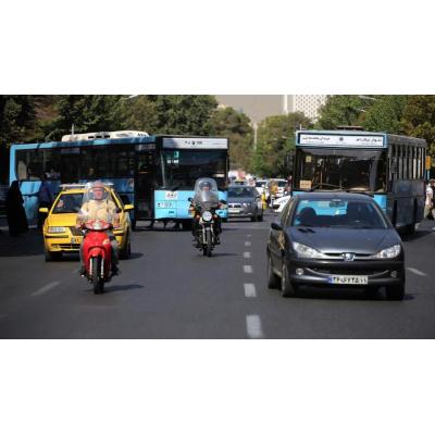Irán autoriza a las mujeres a conducir motocicletas