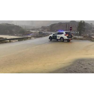 Andalucía, en alerta roja por lluvias torrenciales: colegios cerrados, 3.000 desalojados y corte de la autopista Sevilla-Cádiz