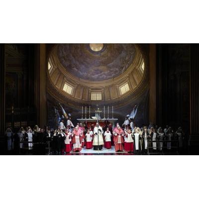 Crítica de Tosca: "Monumental"